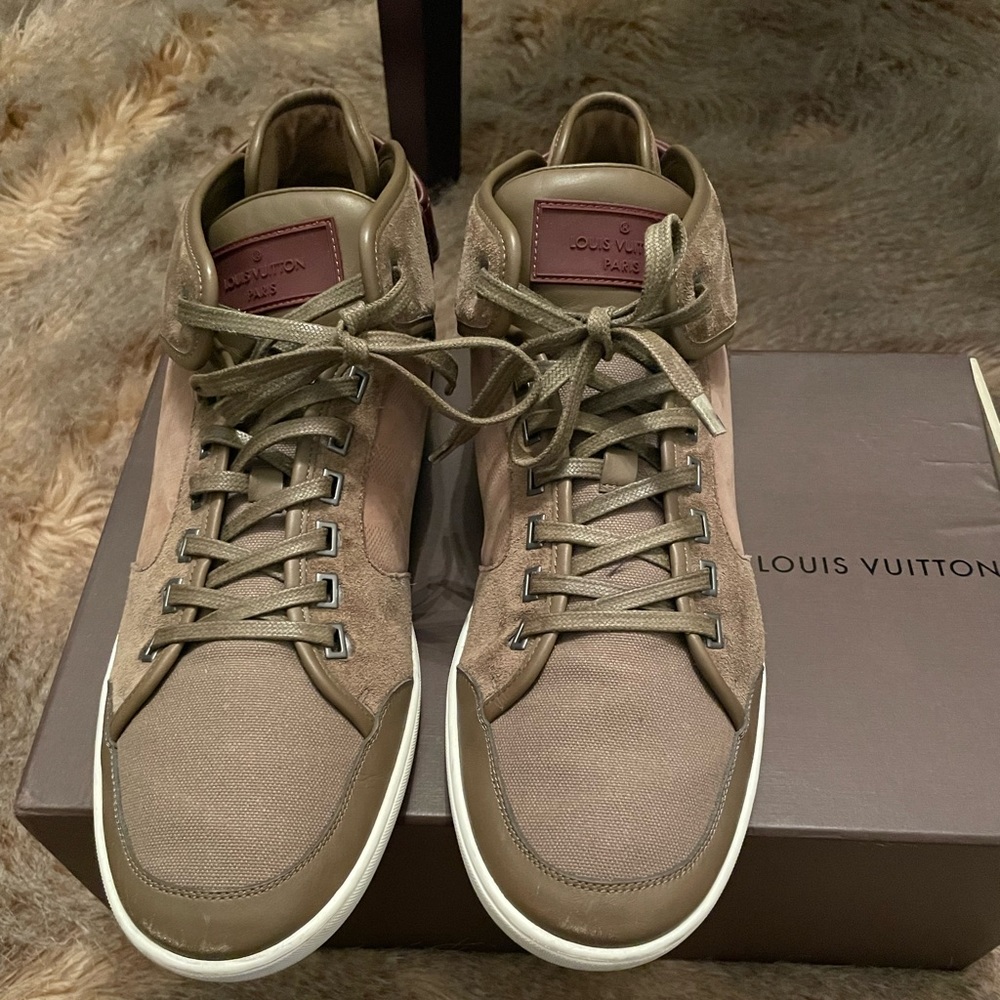 Mens Louis Vuitton Sneaker